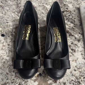 Salvatore Ferragamo Black Leather Bow Detail Pumps